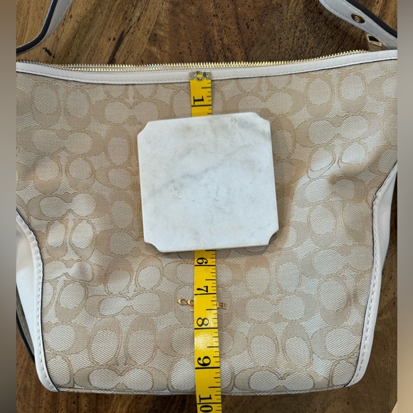 Coach Signature Duffelette Beige Canvas
Leather Trim Crossbody Bag 25697 NWOT - Picture 6 of 14